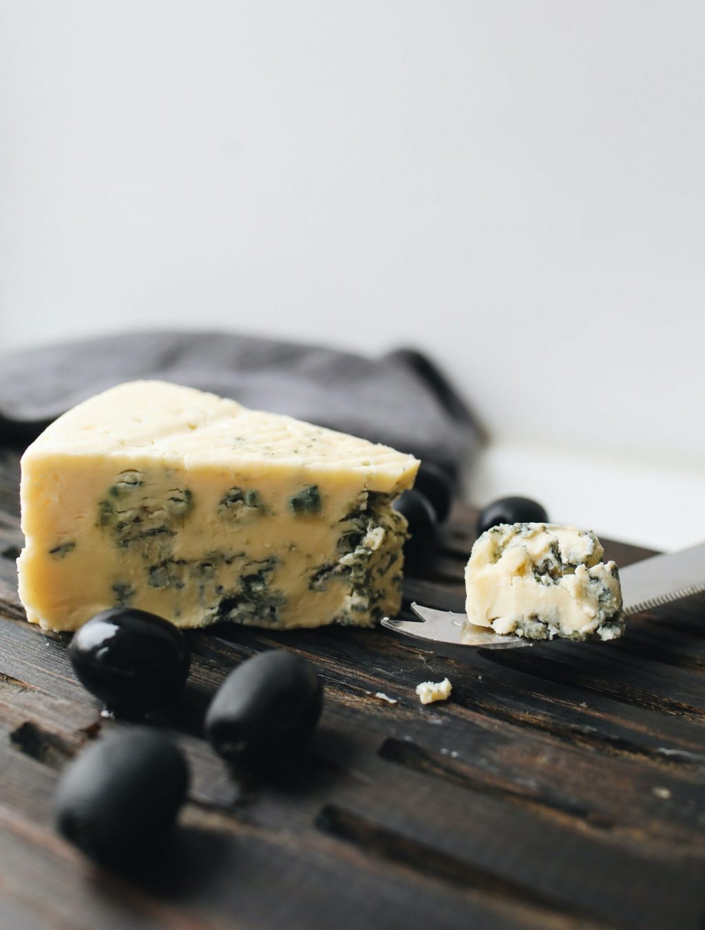 close-up-photo-of-blue-cheese-4109943